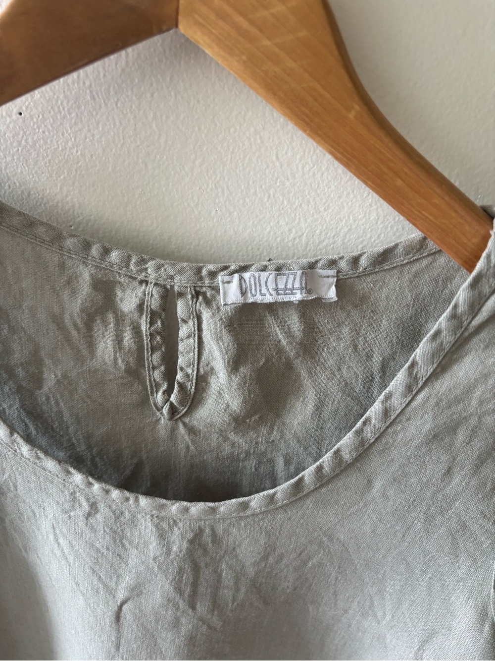 Sleeveless Linen Crop Tank Top - Sage Green - Picture 2 of 3